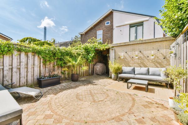Cost of Courtyard Patio Service in Belleville